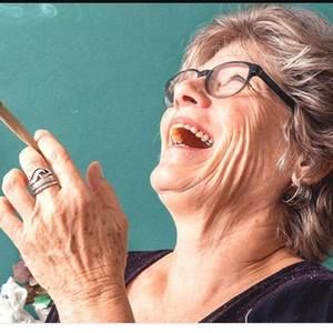 Meet your Posher, Lara